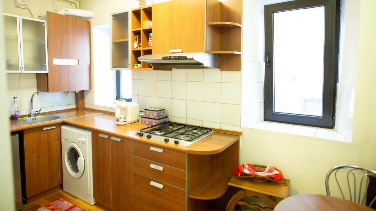 Nicole'S Apartment Bucharest Exterior photo