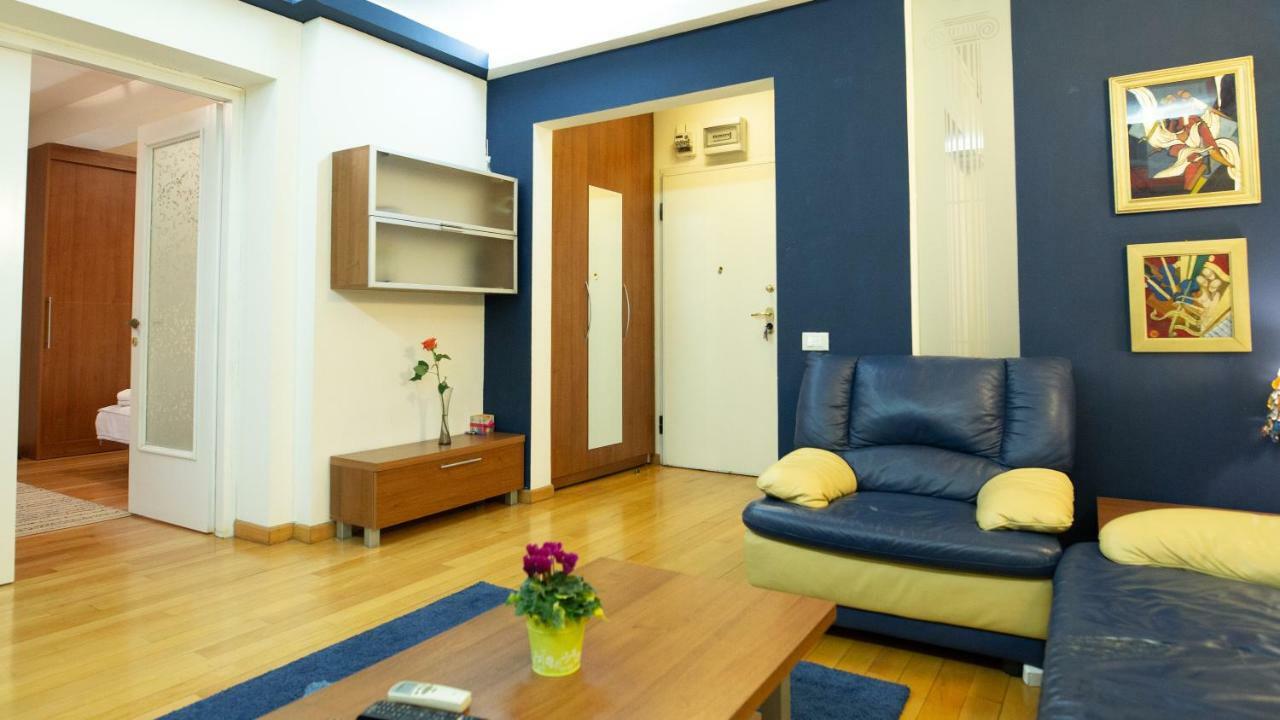 Nicole'S Apartment Bucharest Exterior photo